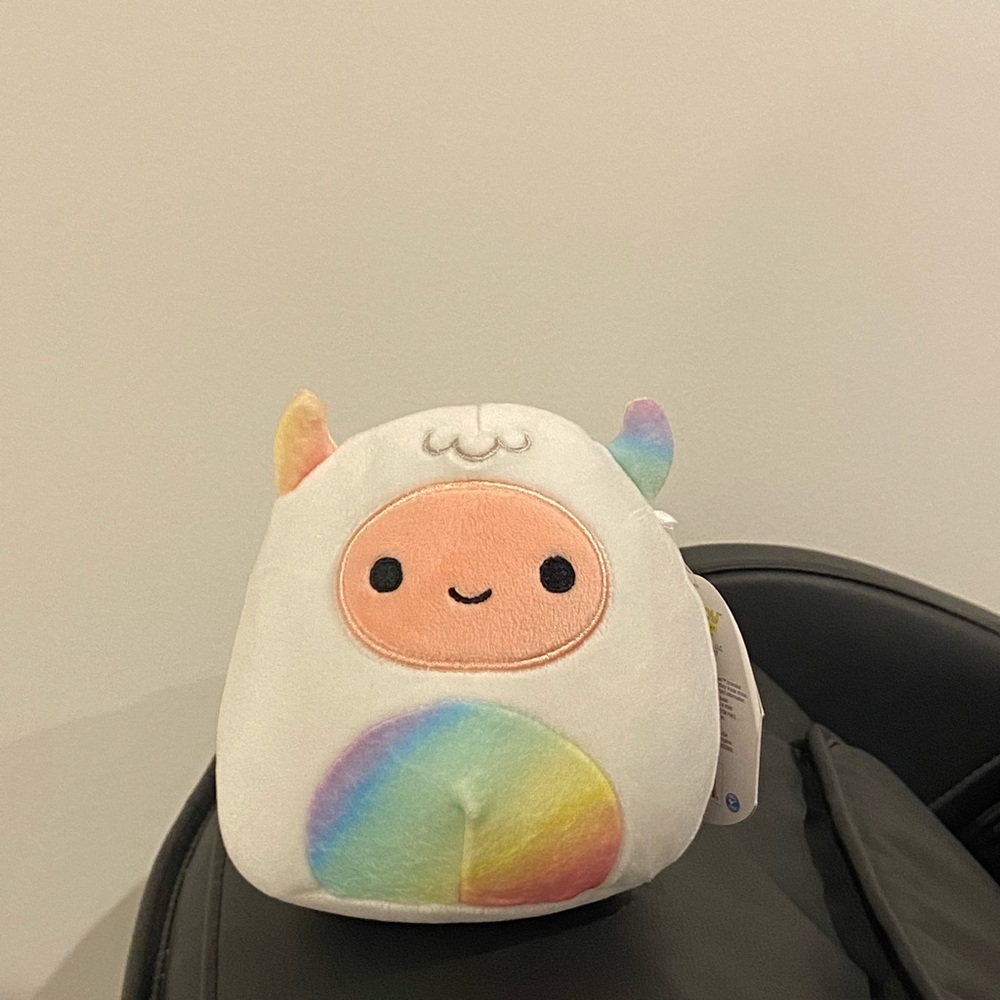 5” Gabby the Rainbow Yeti Christmas Squishmallow 2021 Brand New With Tags